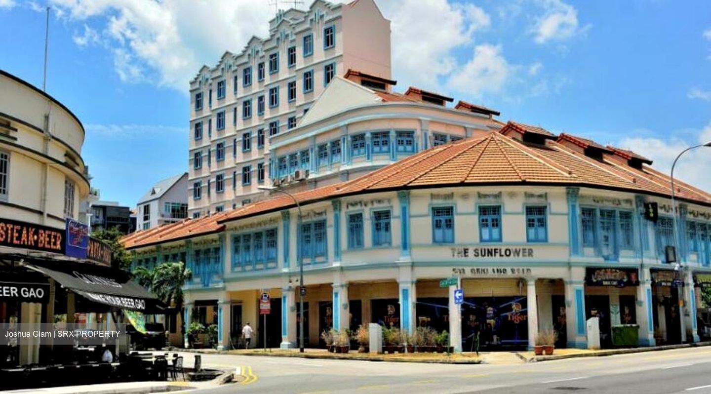 Le Regal (D14), Retail #460777001